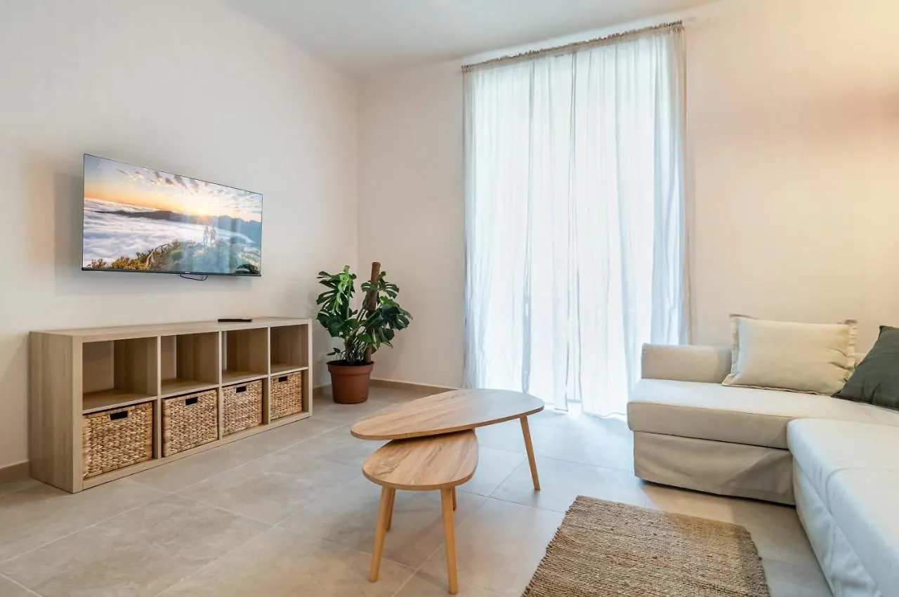 Lovely Oasi Apartment X7 - Near Central Station La Spezia Italy